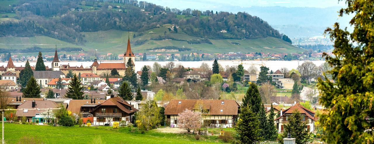 Bed & Breakfast Region Murtensee Münchenwiler Exteriör bild
