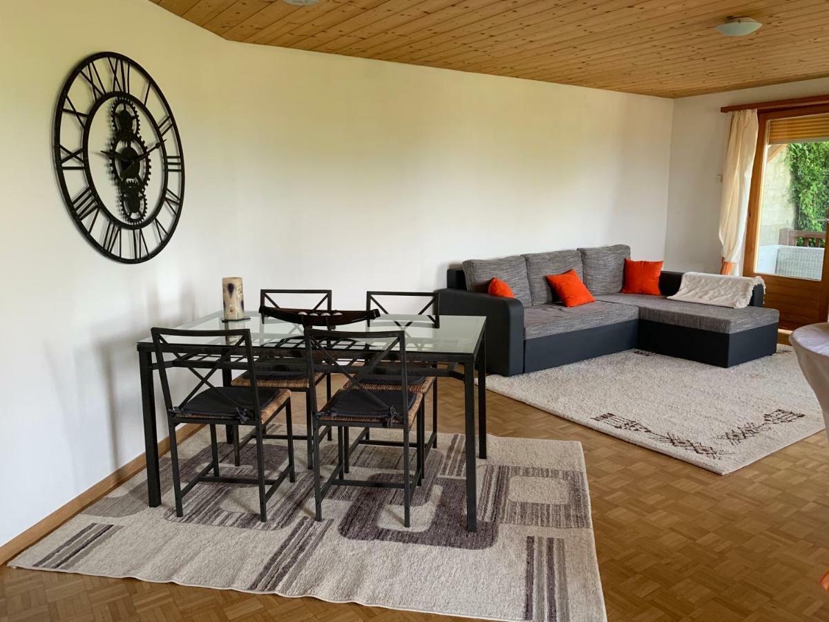 Bed & Breakfast Region Murtensee Münchenwiler Exteriör bild