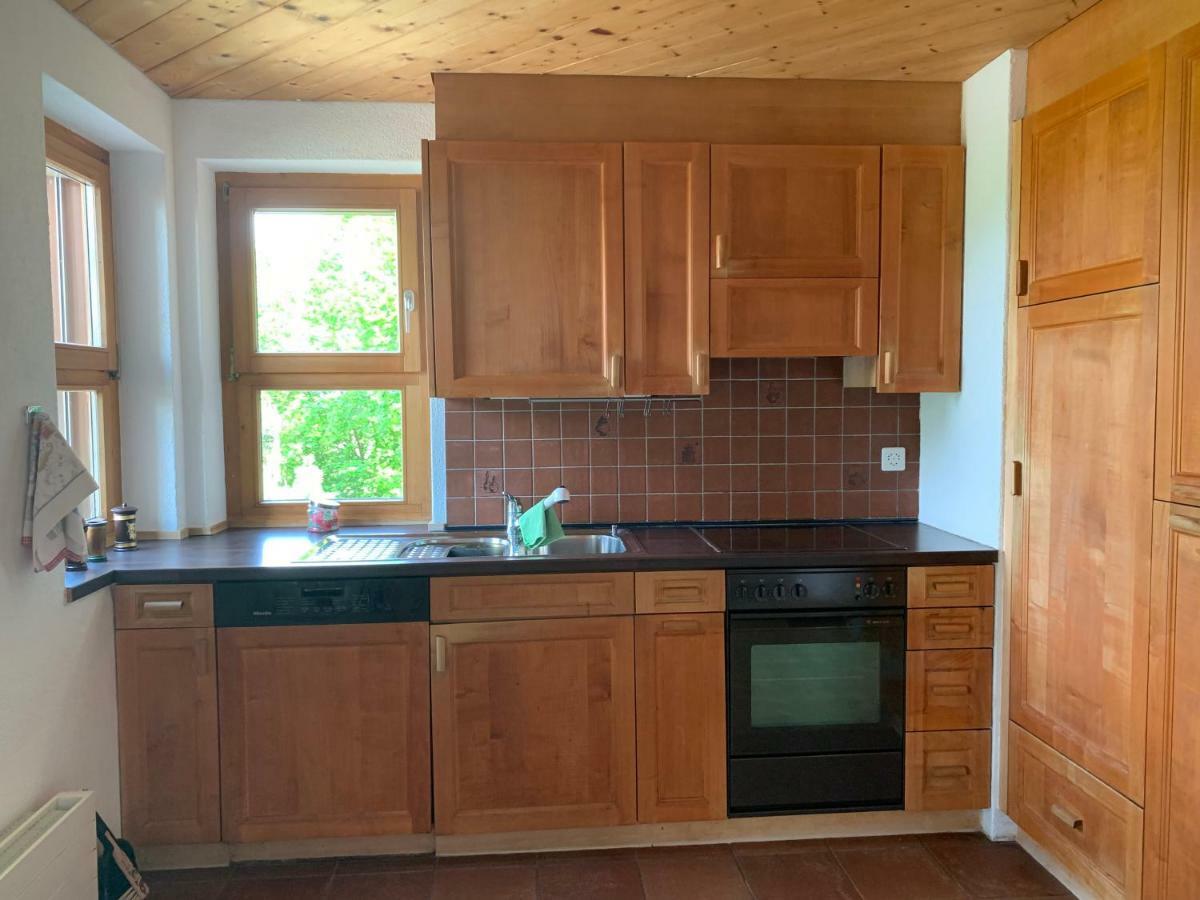 Bed & Breakfast Region Murtensee Münchenwiler Exteriör bild